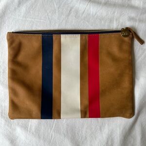 CLARE V.
Leather Patterned Clutch